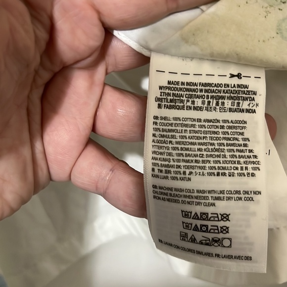 NWOT Vans White with Tropical Design Short Sleeve Shirt - Picture 3 of 4